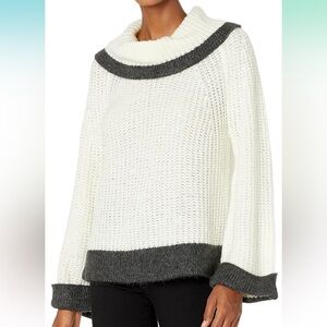 Splendid cream and gray wooly warm sweater size XS